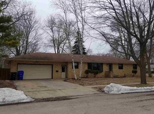 1019 E Harding Dr, Appleton, WI 54915