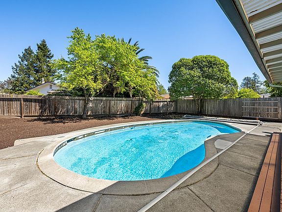 3rd image of 2621 Neotomas Avenue