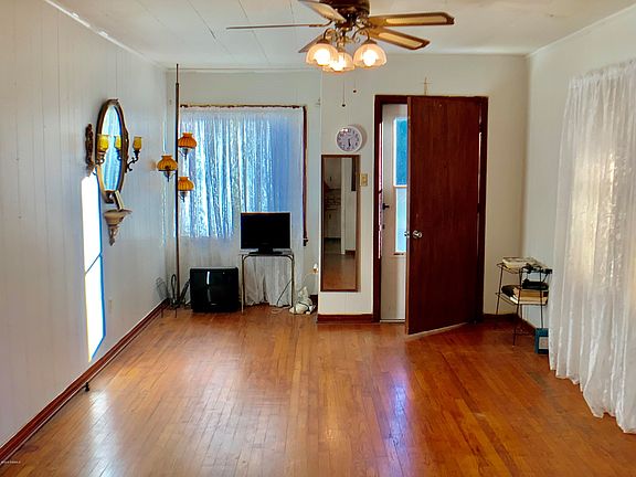 3rd image of 1528 Duson Ave