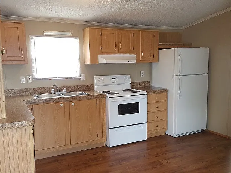 Sherwood Village — Photo 36