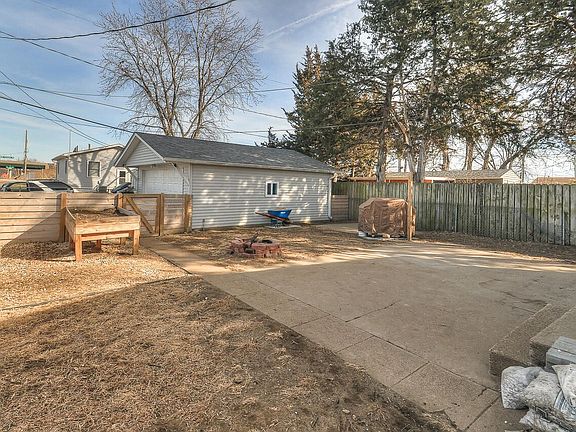 4th image of 621 N 38th St