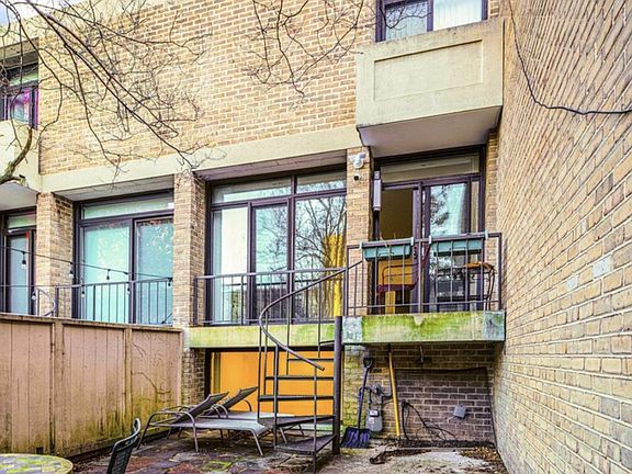 2nd image of 387 N St SW