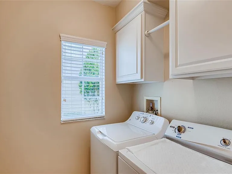 730 Oak Shadows Rd — Photo 16