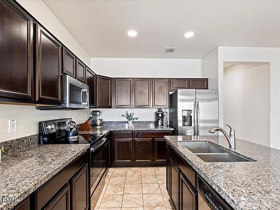 3rd image of 13122 W ROWEL Road