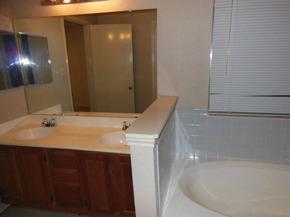 4th image of 13216 Marrero Dr