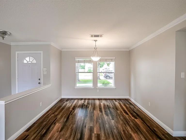 2504 Byfield Dr — Photo 12