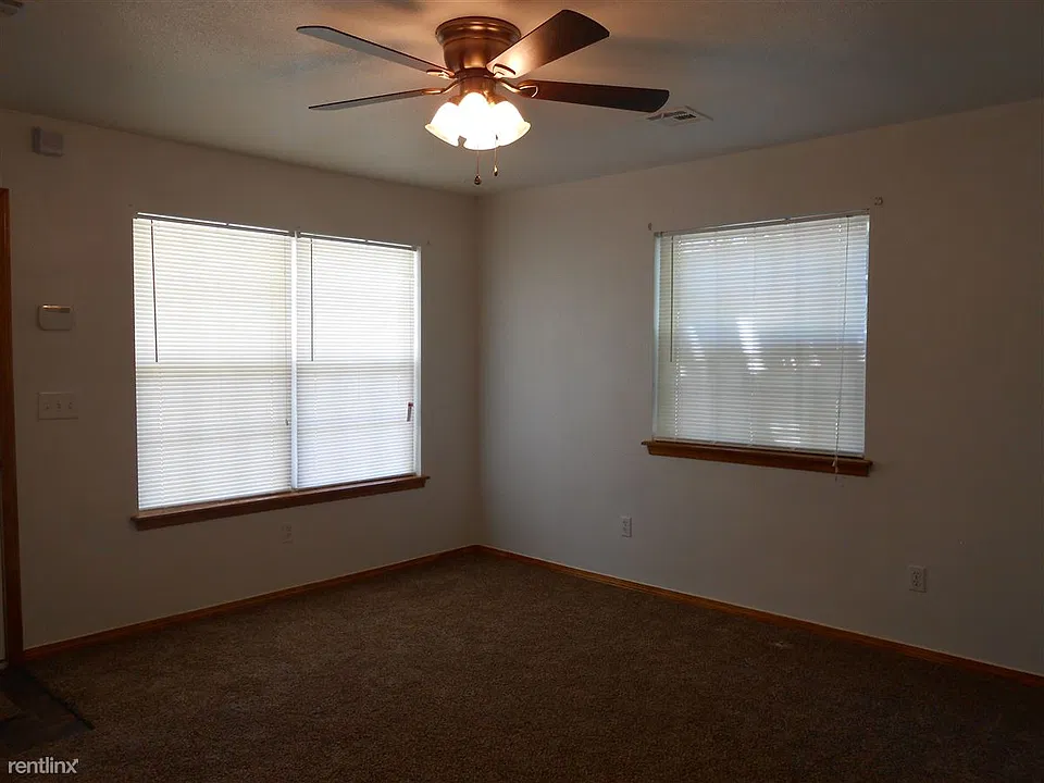 616 E 4th St. apt. A 002