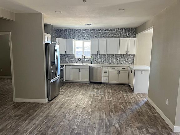 3rd image of 2314 W Solano Dr