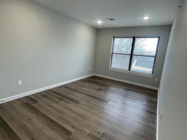 223-225 Rosa Parks Blvd #405 — Photo 8