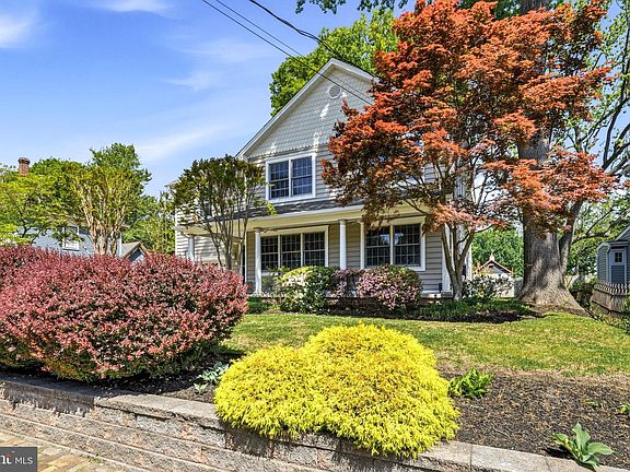 3rd image of 209 Lincoln Ave