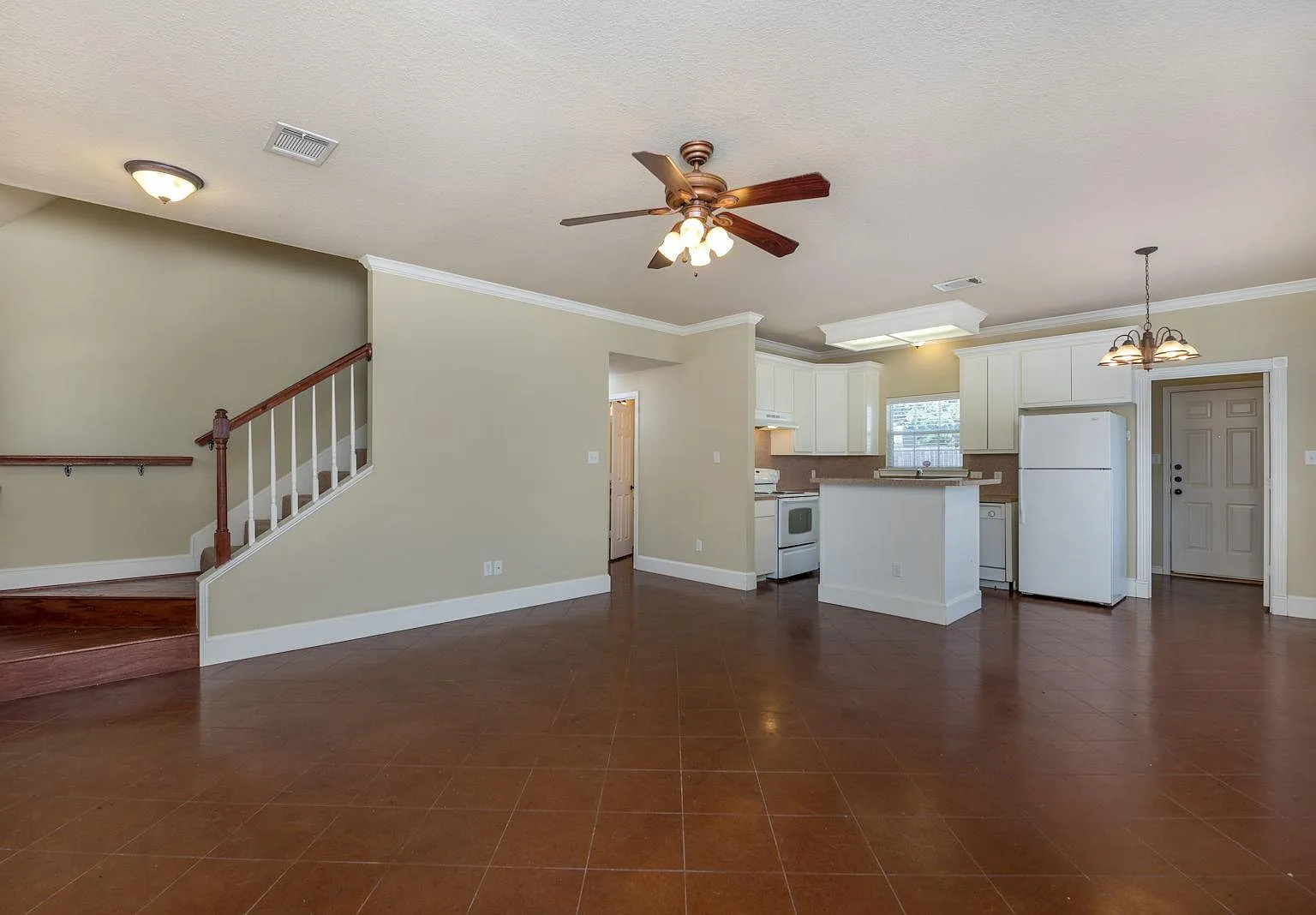 4 bed, 1650 sqft, $1,600 — Photo 4