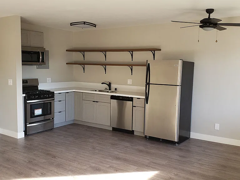 624 W Wilson Ave — Photo 8