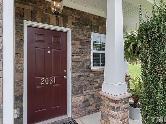 2nd image of 2031 Heron Pointe Dr