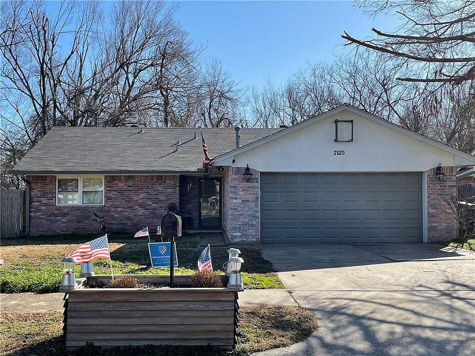 1st image of 2120 Whiteoak Cir