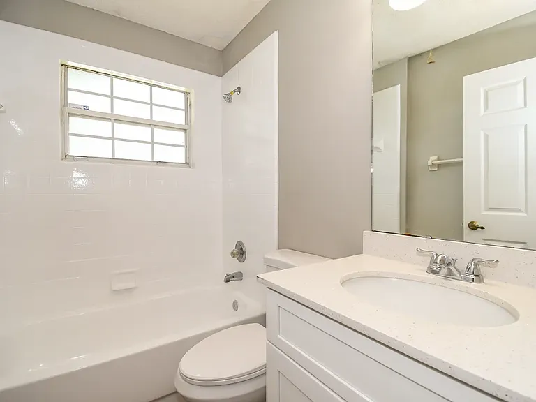 11105 Barbizon Cir E — Photo 6