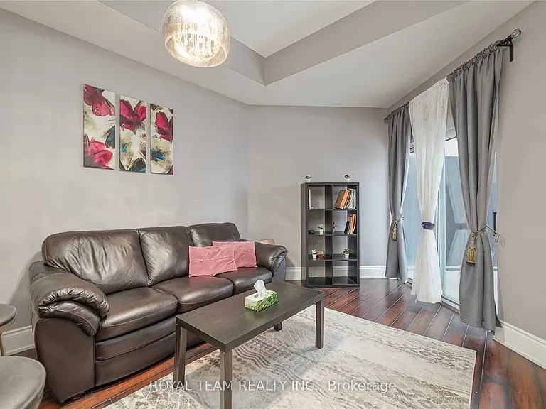 2 Maison Parc Ct #808 — Photo 10