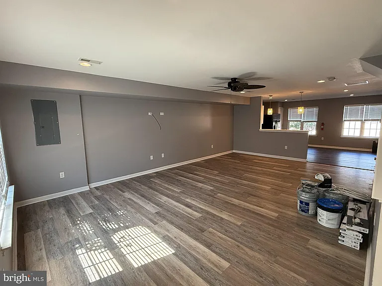 135 S Charlotte St — Photo 3