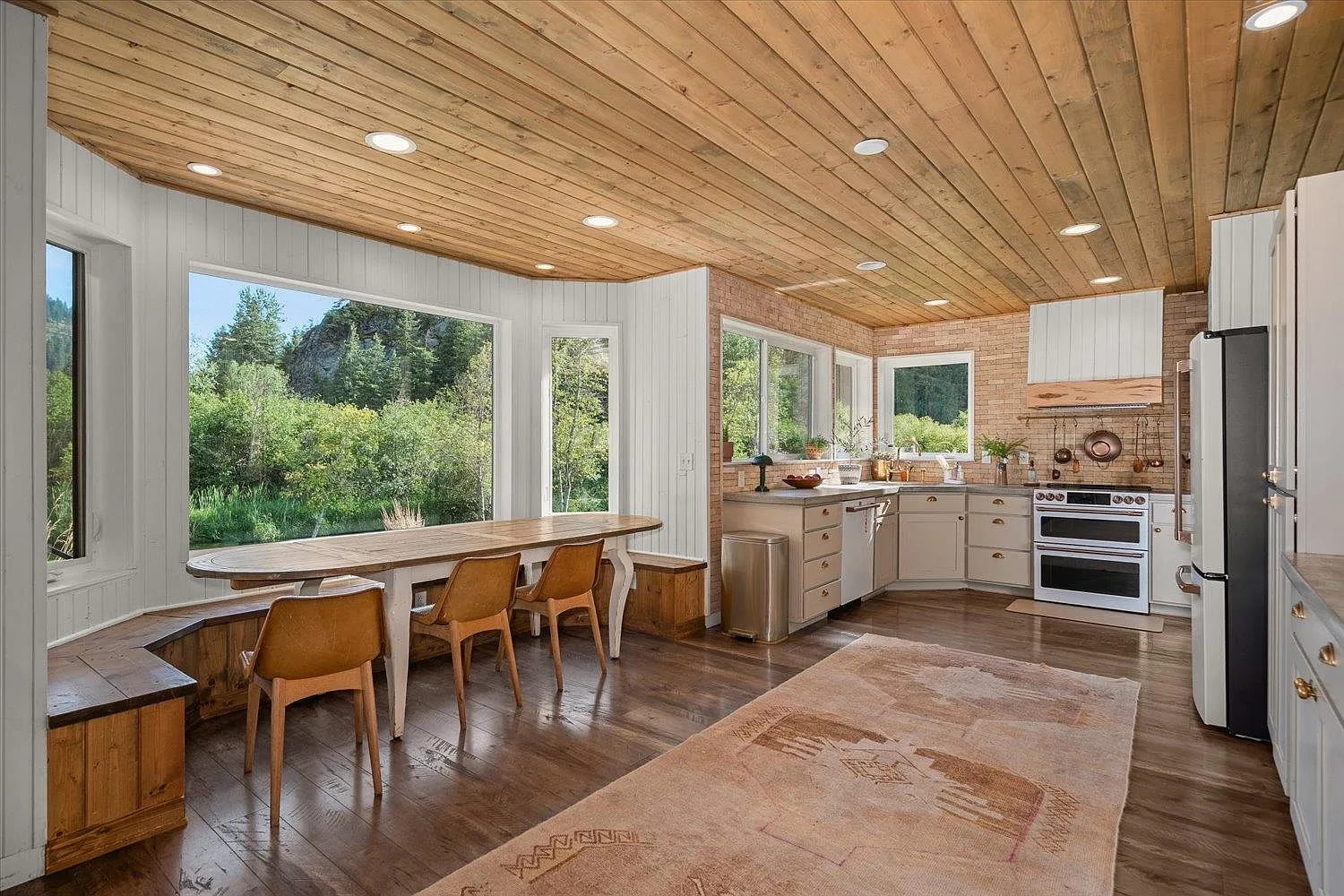 3 bed, $9,500 — Photo 4