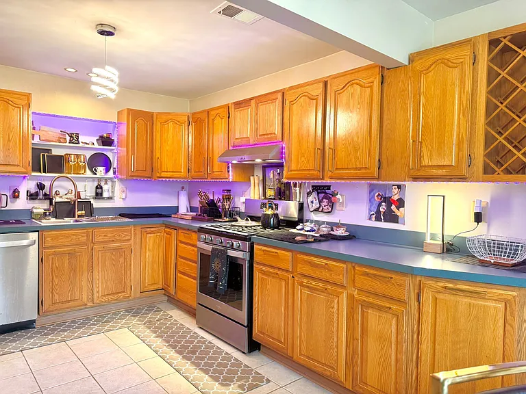 2082 Lakeshire Dr — Photo 39