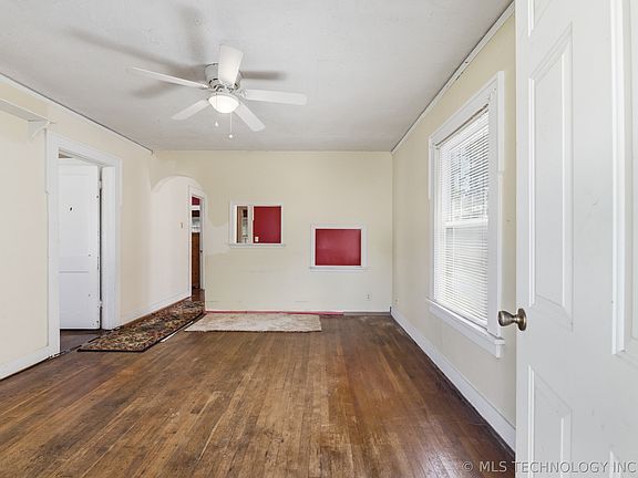 4th image of 523 E 13th St