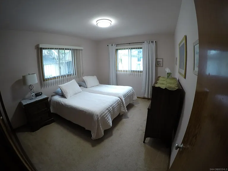 4209 Lafayette Pl — Photo 6