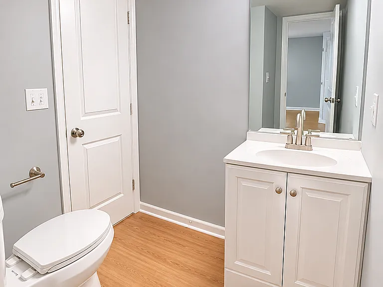 420 Fairfax Dr #B — Photo 13