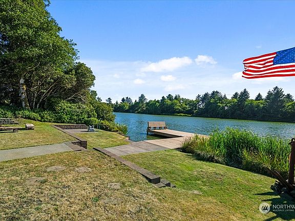 4th image of 511 Duck Lake Drive SE
