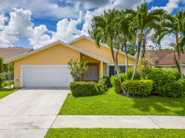7572 Silver Woods Ct, Boca Raton, FL 33433