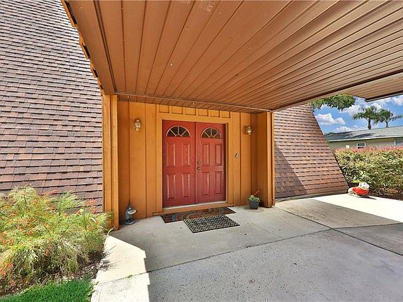 2nd image of 3711 Pine Cir