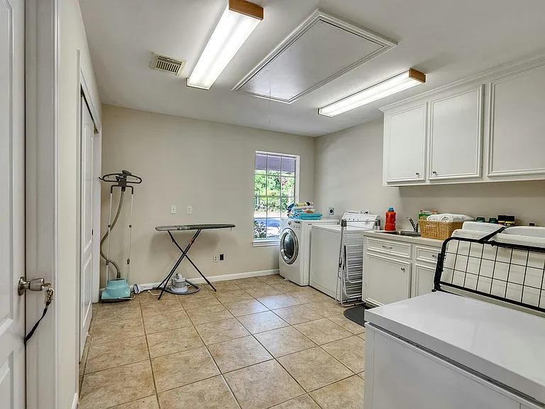 8402 Matthews Ln #1 — Photo 39