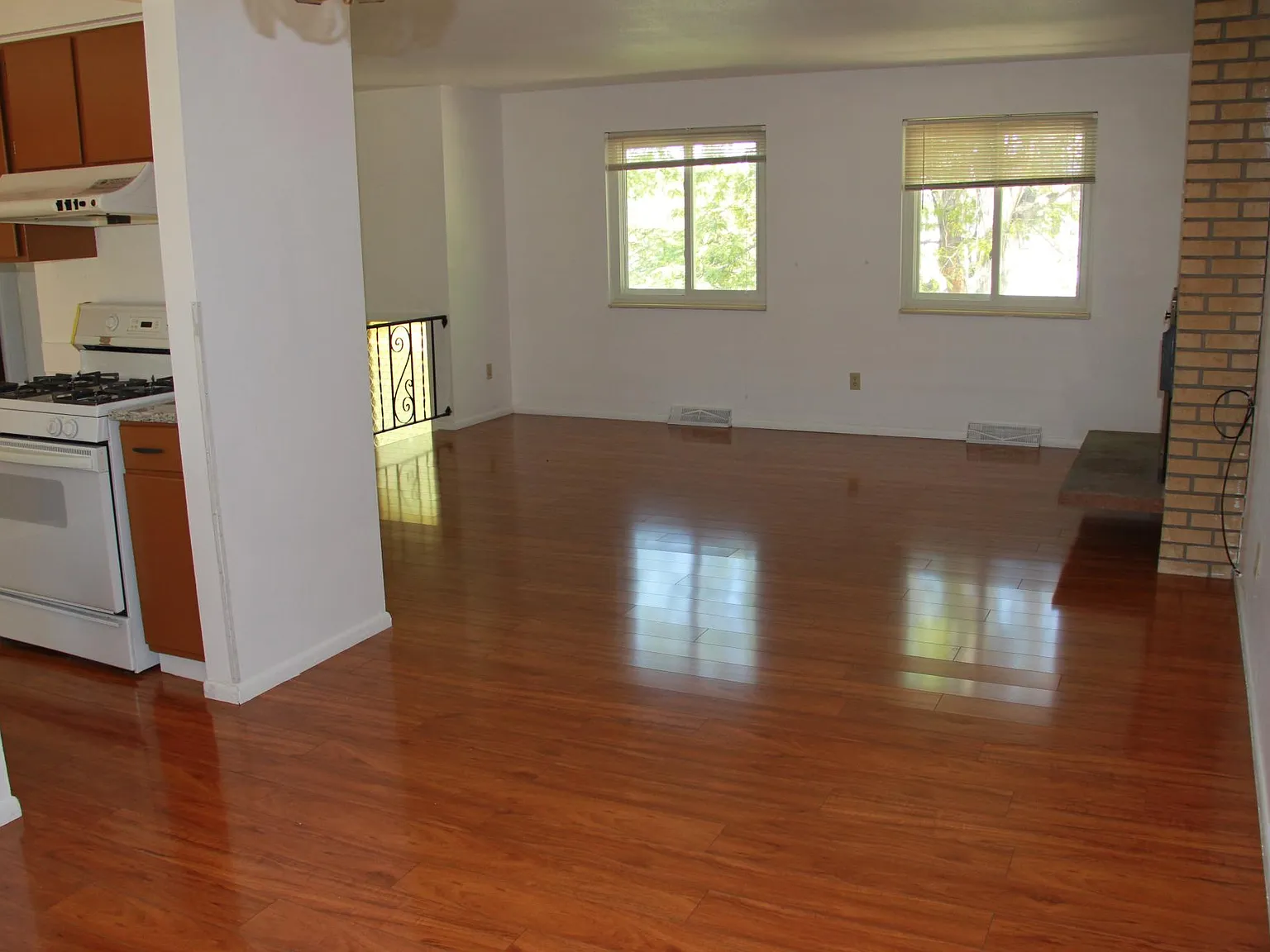 4 bed, 2016 sqft, $3,000 — Photo 3