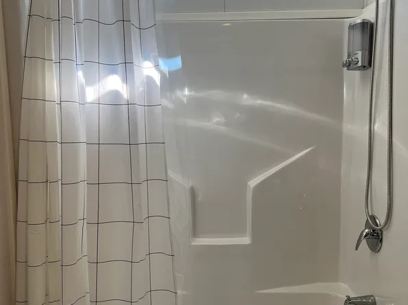 811 Yucca Dr, Burnet, TX 78611