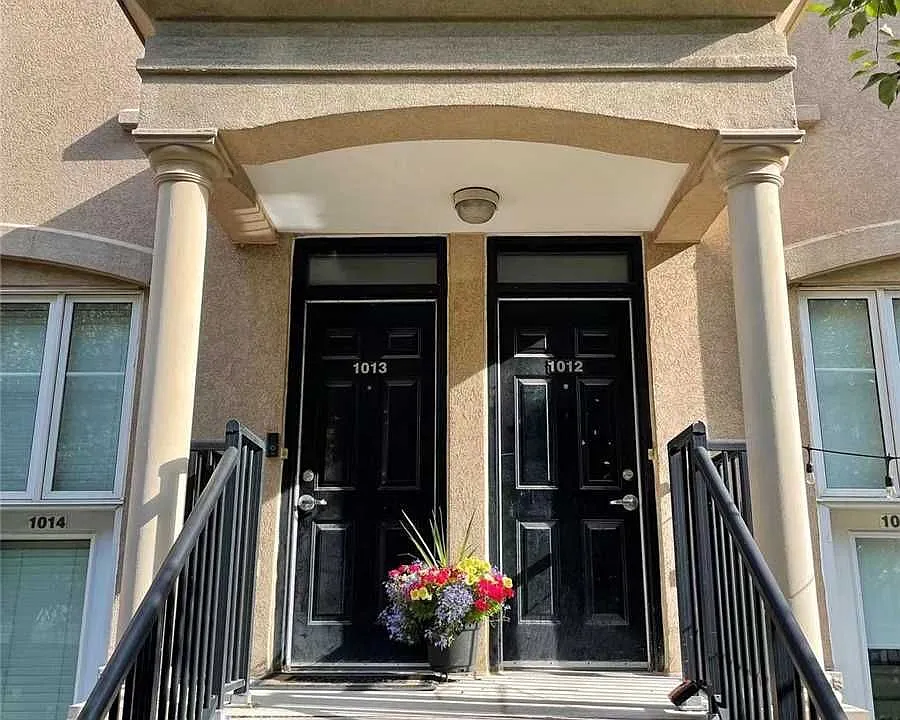 54 E Liberty St #1012