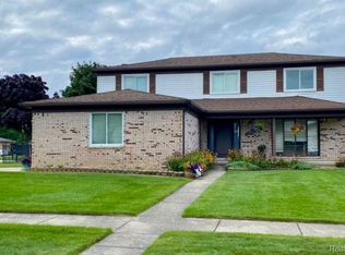 4619 Bloomfield Dr, Sterling Heights, MI