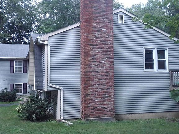 5th image of 641 Hartford Ave W
