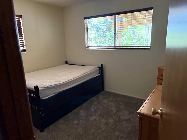 Bedroom
Note: Furniture can go.
