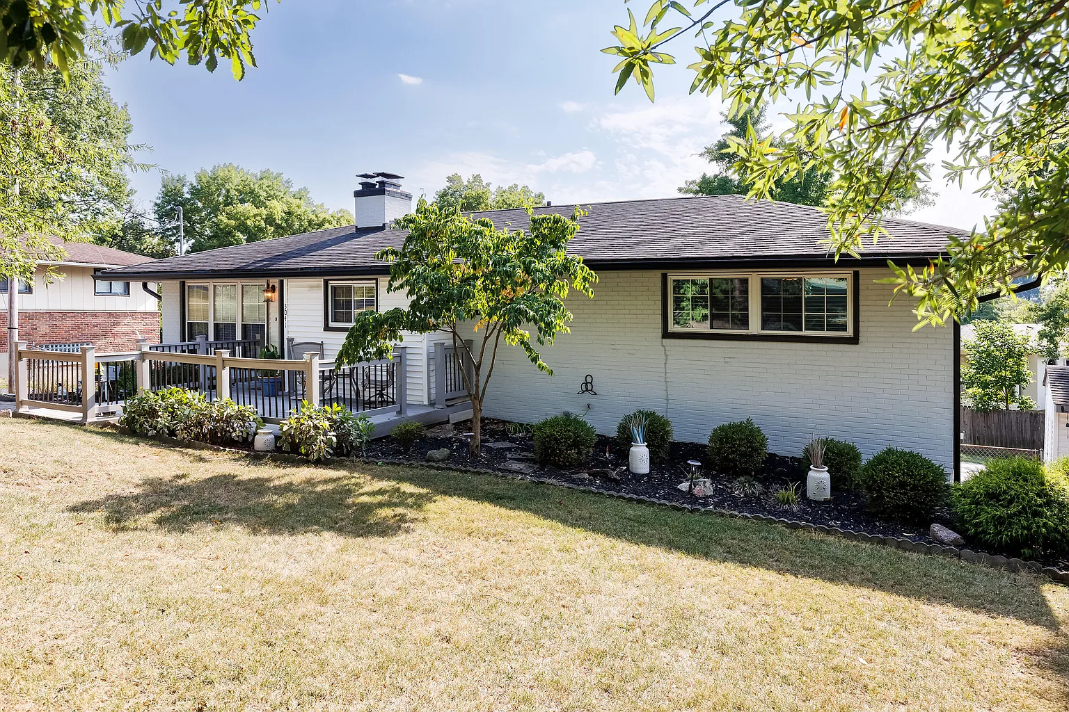 3041 Brookwood Dr photo 1