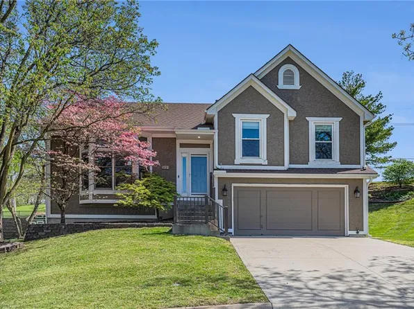 5021 Rene St, Shawnee, KS 66216