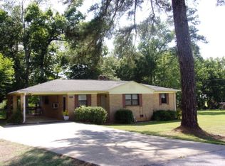 2711 Montague Ave Ext, Greenwood, SC 29649