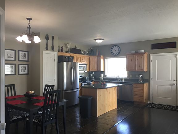 Kitchen & Dining Room