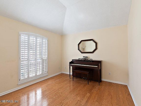 4th image of 5635 CREST CREEK Drive