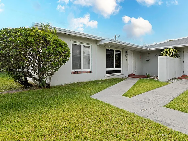 19701 SW 103rd Ct #19701 — Photo 3