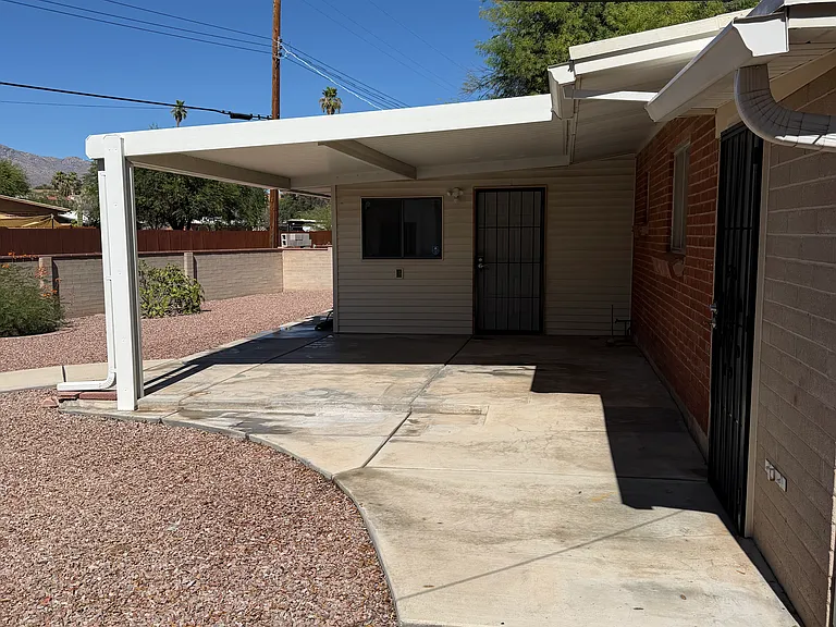 409 E Lawton St — Photo 9