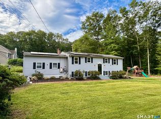13 Black Oak Drive, East Lyme, CT 06333