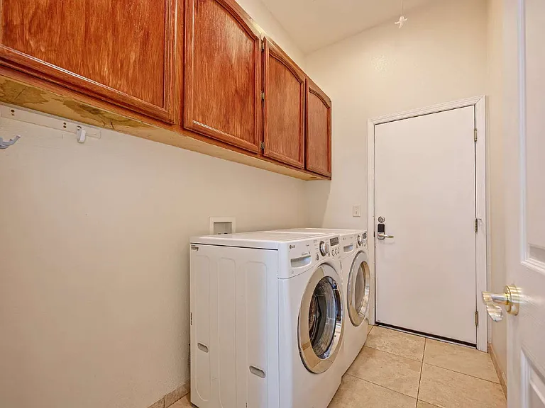 1690 Gill Dr — Photo 26