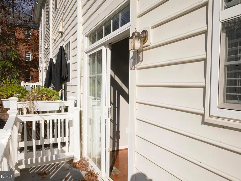 4281 S Capitol St SW — Photo 12
