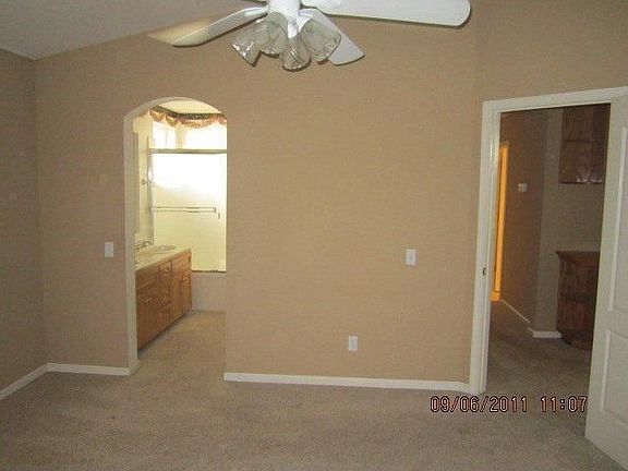 5th image of 4021 Heritage Dr
