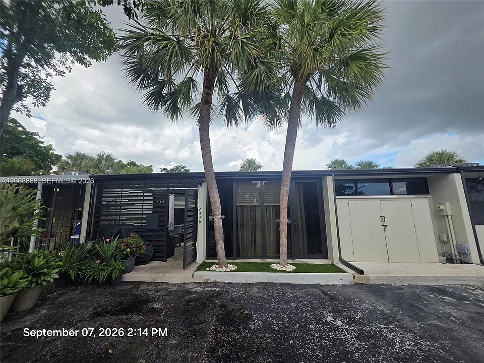 6446 Miami Lakes Dr E