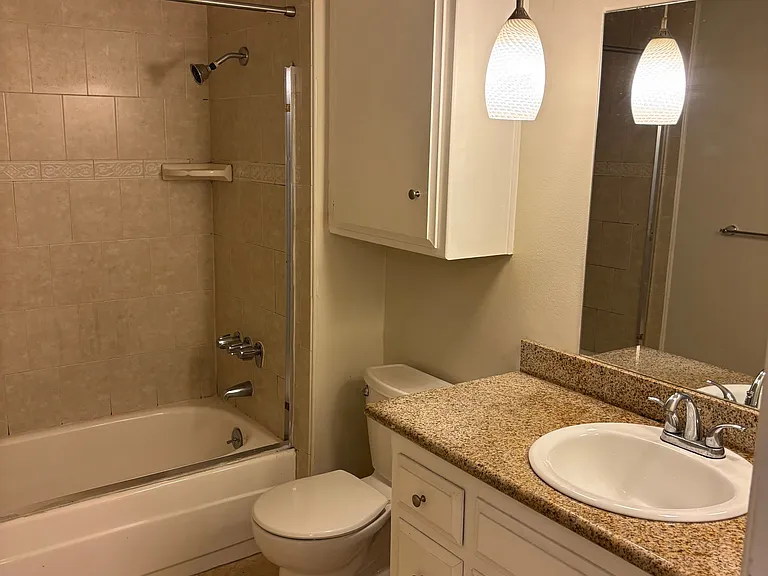 North Lake Tower — Photo 24