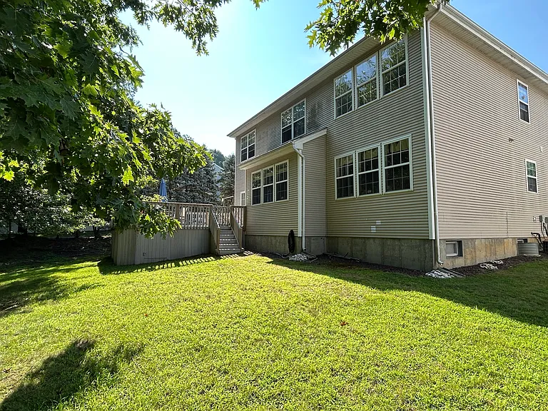 240 Kensington Dr — Photo 3